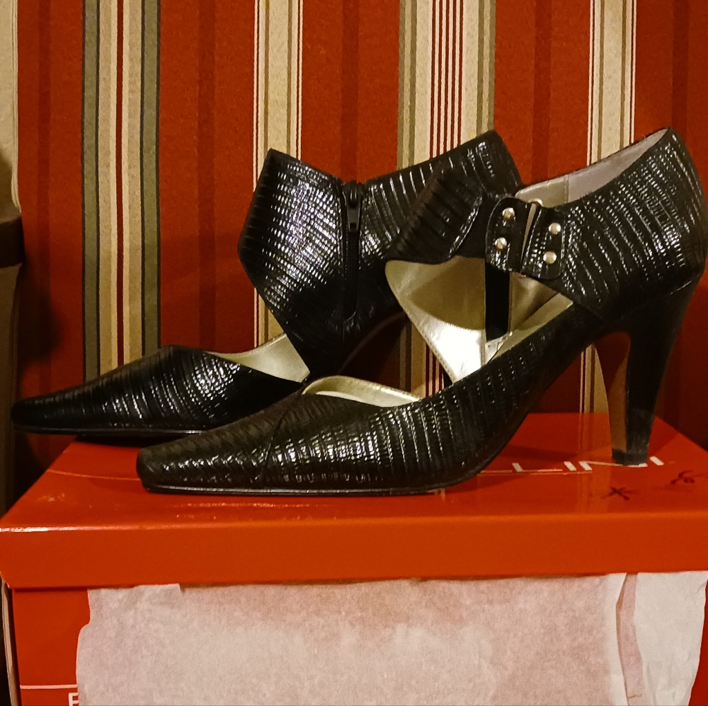Woman's shoes
